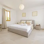 Cloxania Coral Villa *