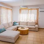 Cloxania Coral Villa *