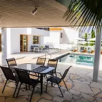 Villa Cloxania Coral Peyia