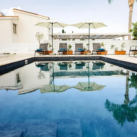 וילה Cloxania Coral