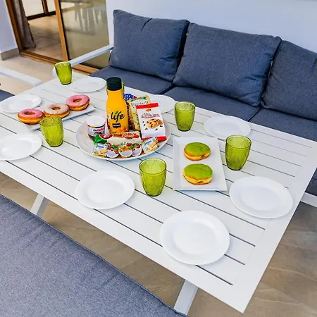 וילה Cloxania Coral *