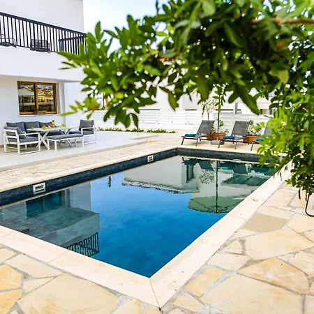 Cloxania Coral פאהיה