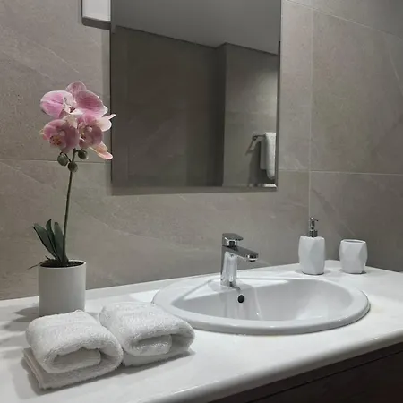 Cloxania Coral Villa *