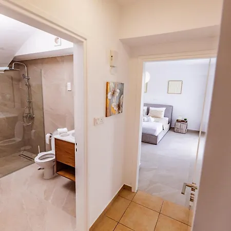 Cloxania Coral Villa *