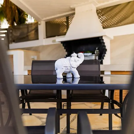 Cloxania Coral 别墅 *