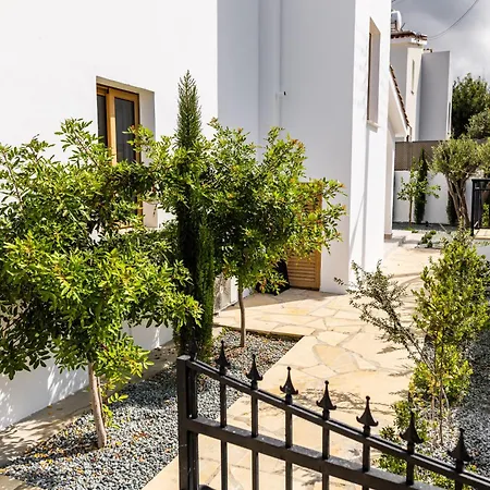 Cloxania Coral Villa