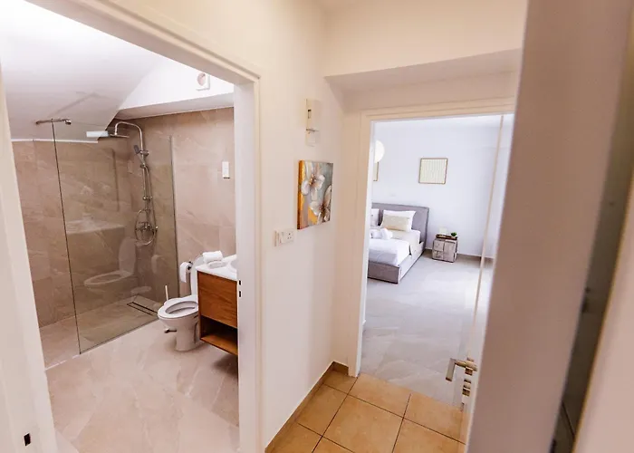 Cloxania Coral Villa *