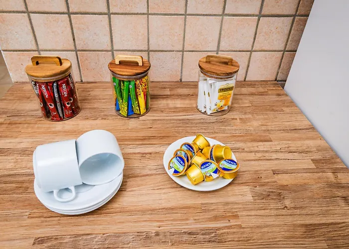 Cloxania Coral * Peyia