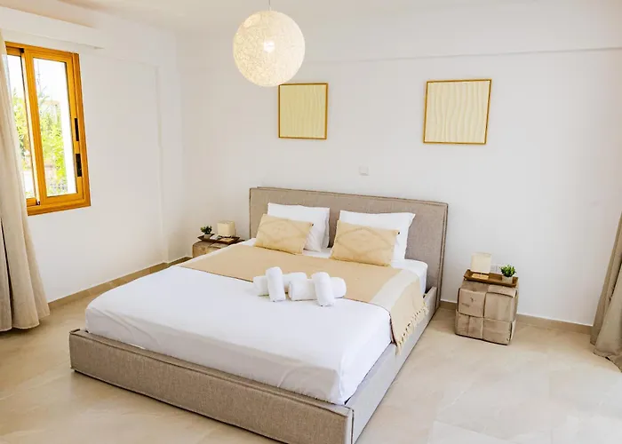 Villa Cloxania Coral Peyia