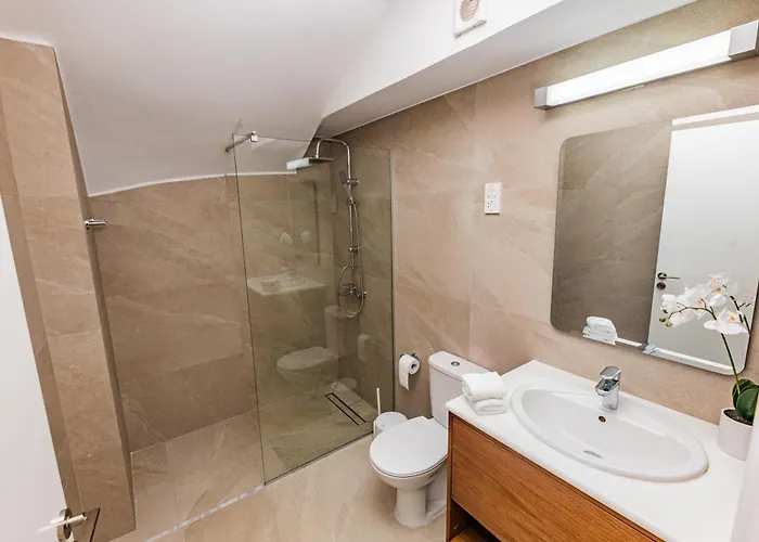 Cloxania Coral Villa