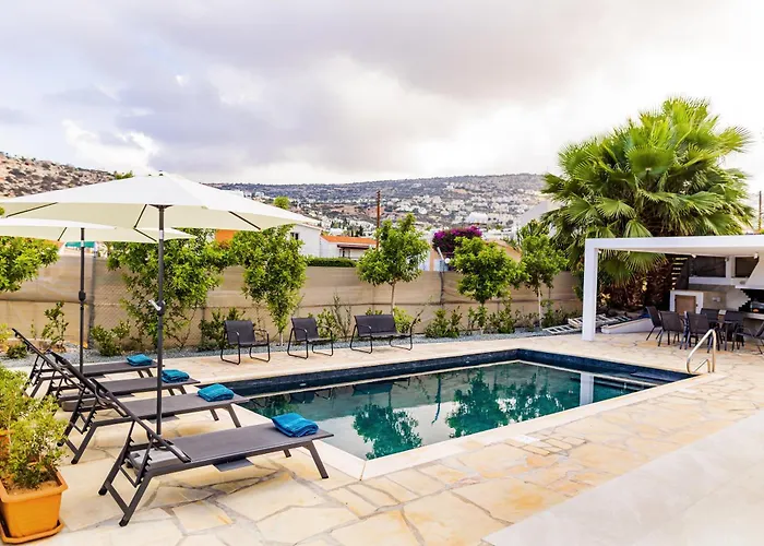 Cloxania Coral Villa