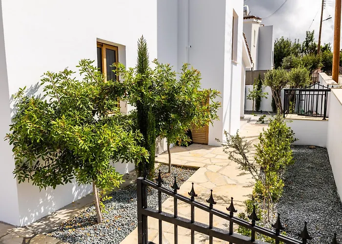 Cloxania Coral Villa